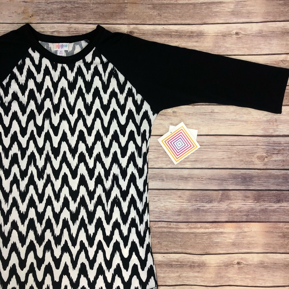 LULAROE || RANDY SHIRT🖤🤍